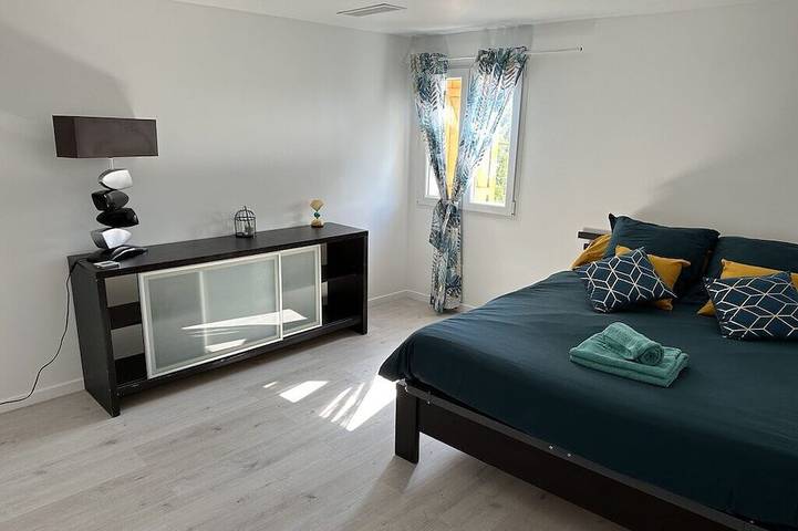 Villa Paradis - Cannes - Swimming Pool, Flower Garden, Jacuzzi in Cannes La Bocca, Cannes