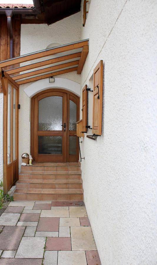 Ferienhaus mit Garten für bis zu 6 Personen in Rosenheim, Oberbayern