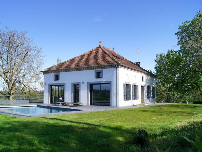Location de vacances pour 6 personnes, avec piscine ainsi que terrasse et jardin à Durfort-Lacapelette
