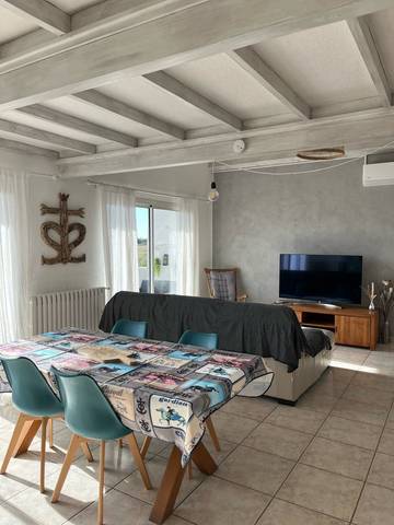 Gîte pour 6 personnes, avec vue sur le lac et balcon à Saintes-Maries-de-la-Mer
