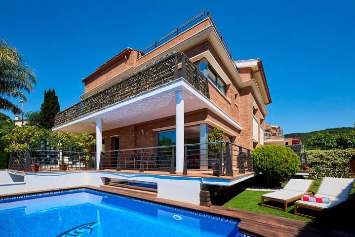 Casa rural para 8 personas, con Jacuzzi y Terraza además de Jardín y Piscina en Vilasar de Dalt