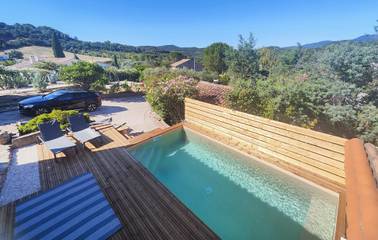 Gîte pour 8 personnes, avec piscine ainsi que jardin et terrasse, animaux acceptés à Roquebrun