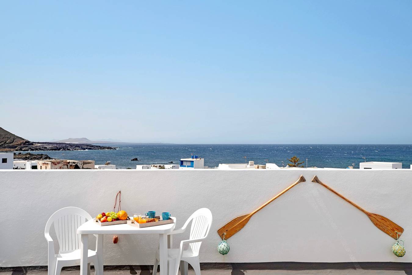 Vacation Home "Viviendas El Pescador - Remo" with Sea View, Private Terrace & Wi-Fi in El Golfo, Timanfaya National Park