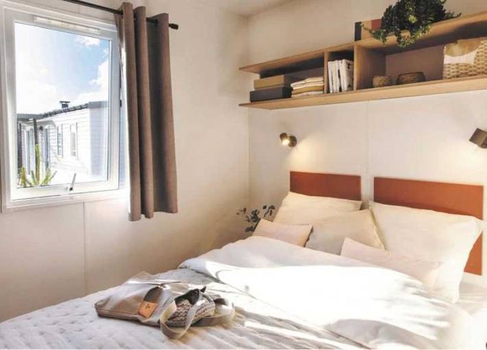 Mobil home pour 8 personnes, avec bassin pour enfant à Ambon - 2