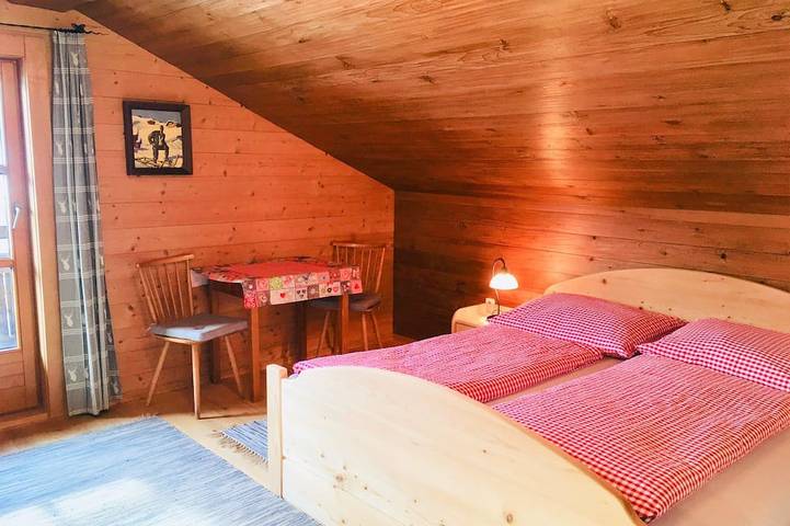 Boerderij op een zonnig plateau * Groot appartement * 10-12 pers.* Nieuw * zwemvijver in Brixen im Thale, Kaisergebirge