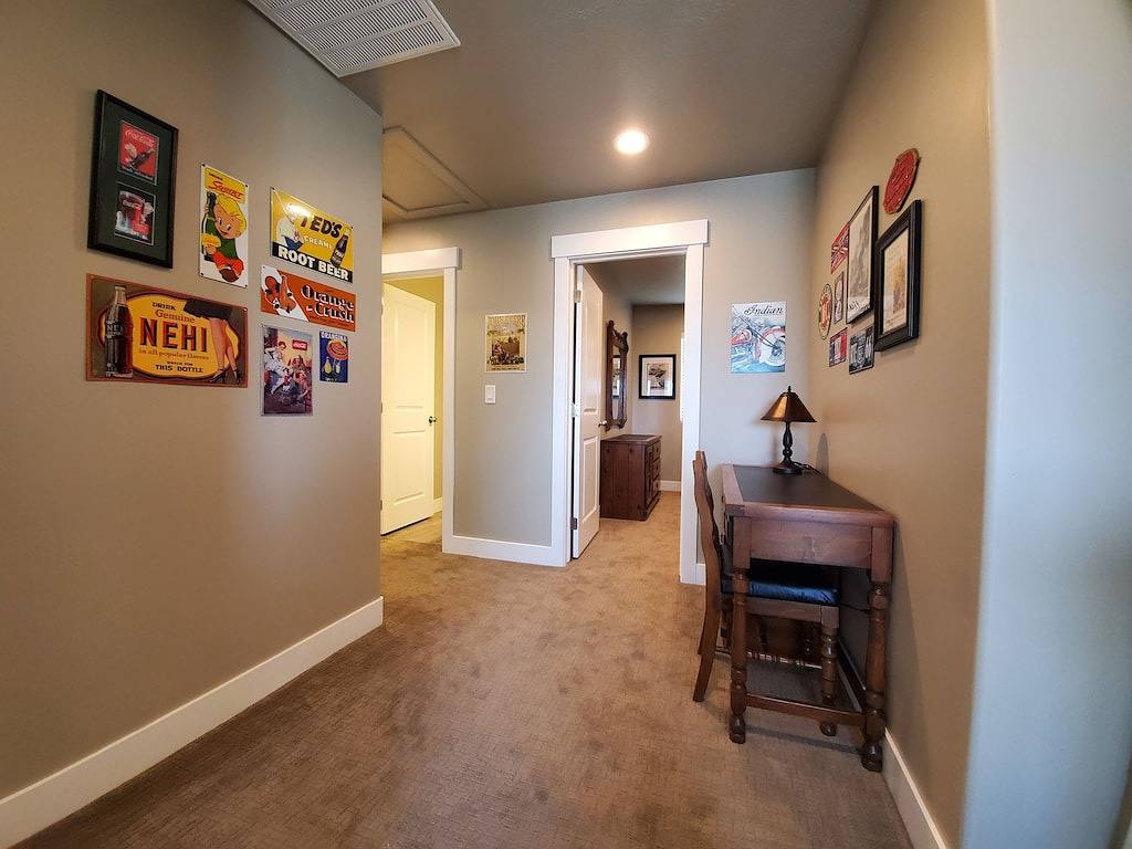 Secluded townhome midway between downtown & skiing; min from shops, & dining in Midvale (UT), Salt Lake County (UT)