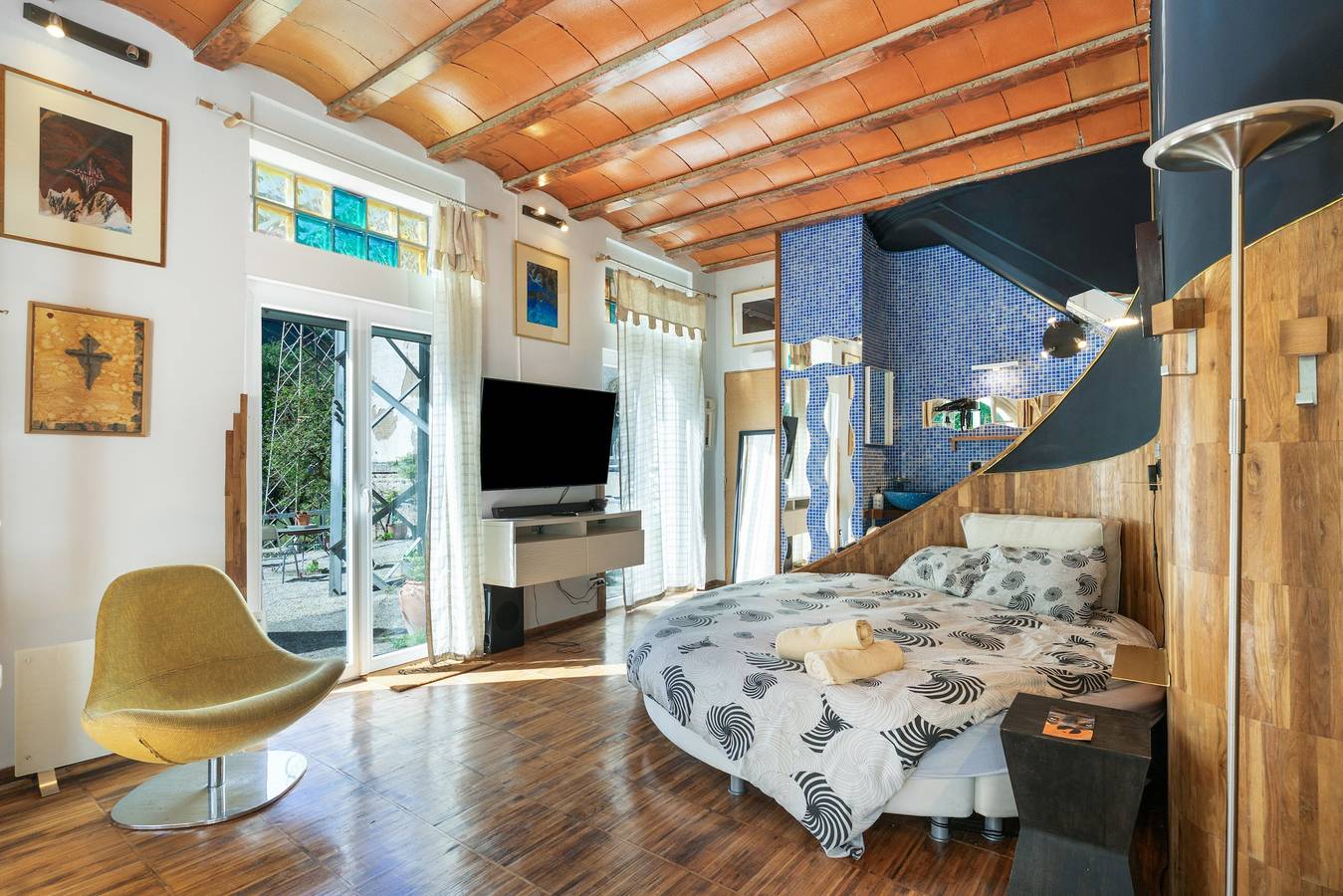 Apartamento entero, Apartamento 'Zentralclub Electra Turbina' con balcón in Belmonte de Miranda, Cordillera Cantábrica