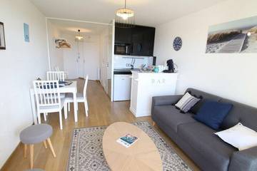 Gîte pour 2 personnes, avec jardin à Donville-les-Bains