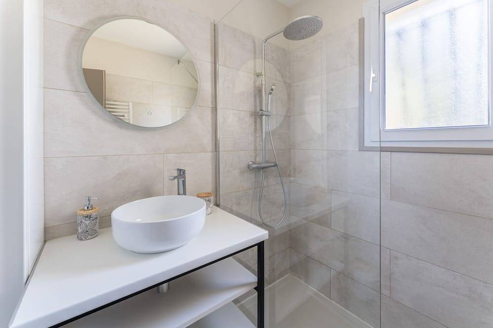 Air-conditioned, single-storey Pascalou house. in L'Isle-sur-la-Sorgue, Vaucluse