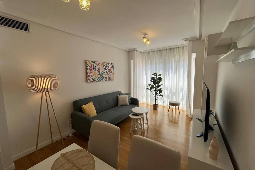 Entire apartment, Las Tablas - 1 Bedroom with sofa bed and terrace in Fuencarral-El Pardo, Madrid