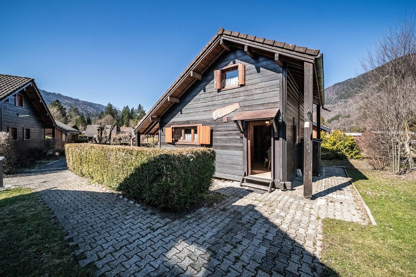 Chalet « 6p Confort - L’aigle Royal » avec vue sur les montagnes, terrasse partagée et Wi-Fi in Verchaix, Région de Bonneville