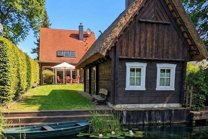 Ferienhaus für 4 Personen, mit Terrasse und Sauna sowie Garten in Lübbenau