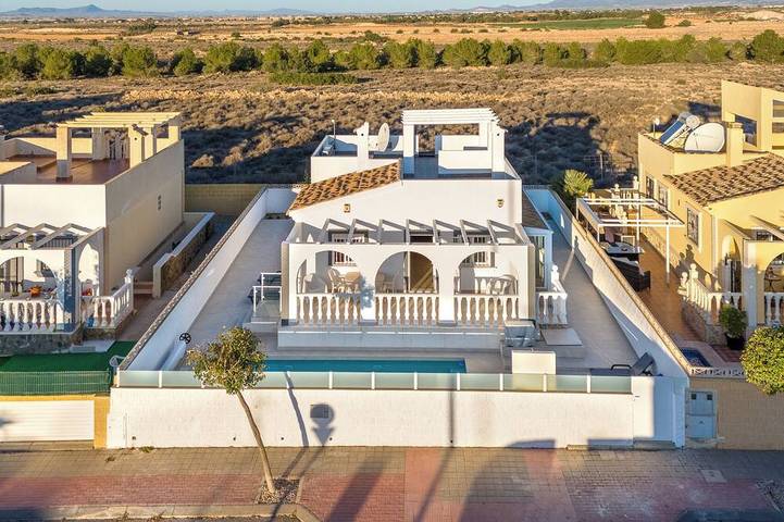Chalet para 12 personas, con piscina y balcón - 1
