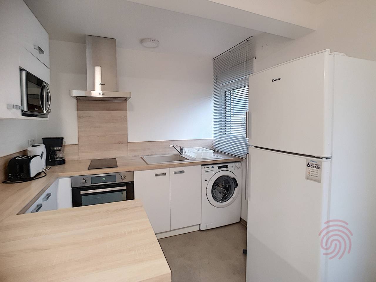 Studio entier, Studio rénové avec terrasse, proche des Thermes et du centre ville, Lamalou-les-Bains in Lamalou-les-Bains, Région de Béziers