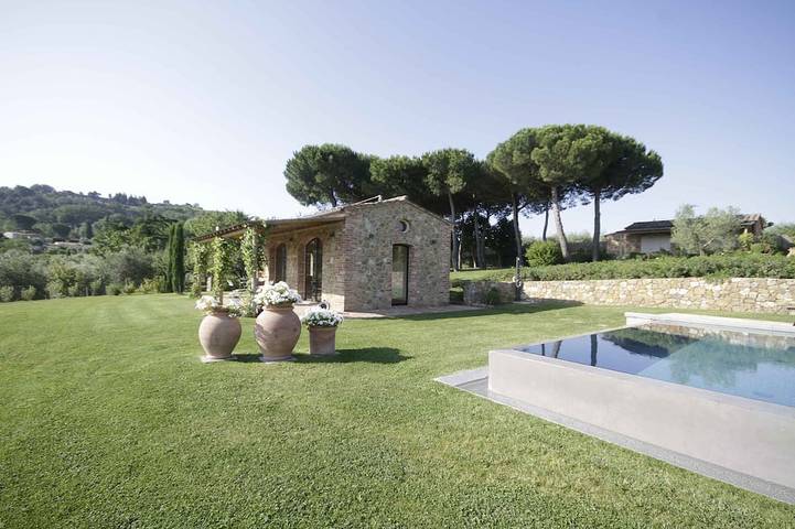 Villa per 10 persone, con idromassaggio e giardino nonché terrazza, con animali domestici in Montepulciano
