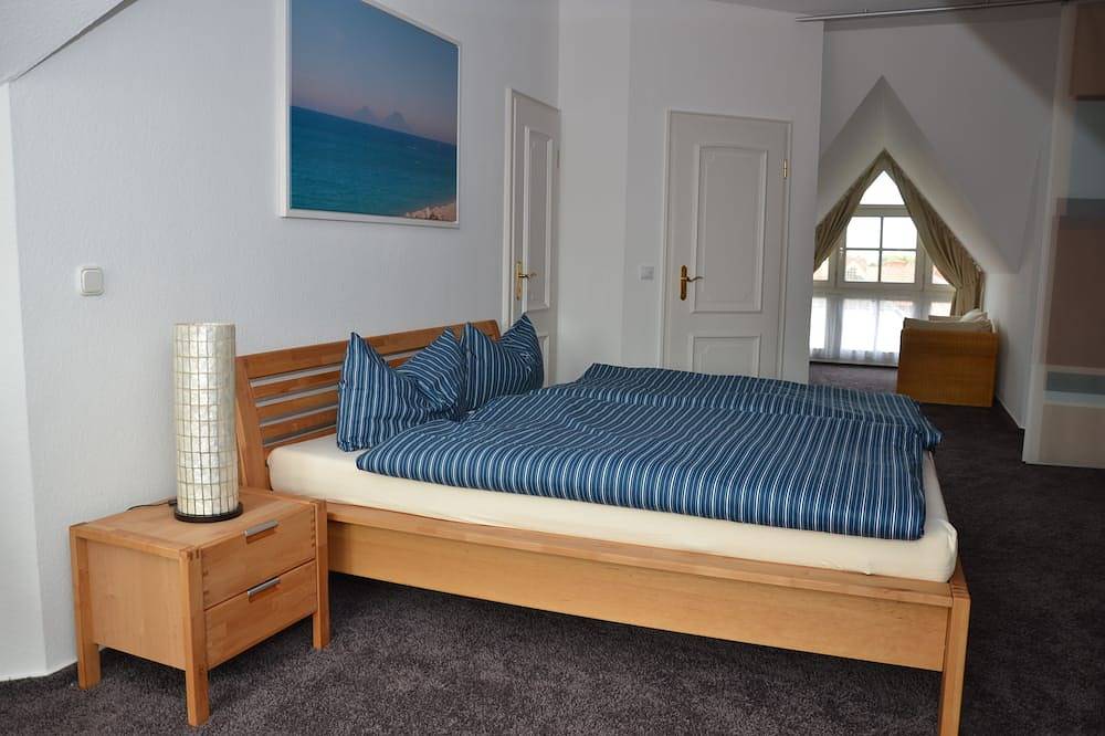 Entire apartment, Exclusive maisonette 83sqm, quiet, central location, in the old town in Lüneburg, Nordheide