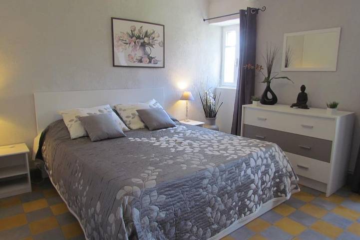 Location de vacances pour 12 personnes, avec jardin à Lussas - 3