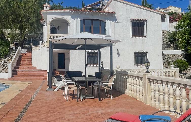 Ferienhaus für 4 Personen, mit Terrasse und Garten sowie Pool in Orba