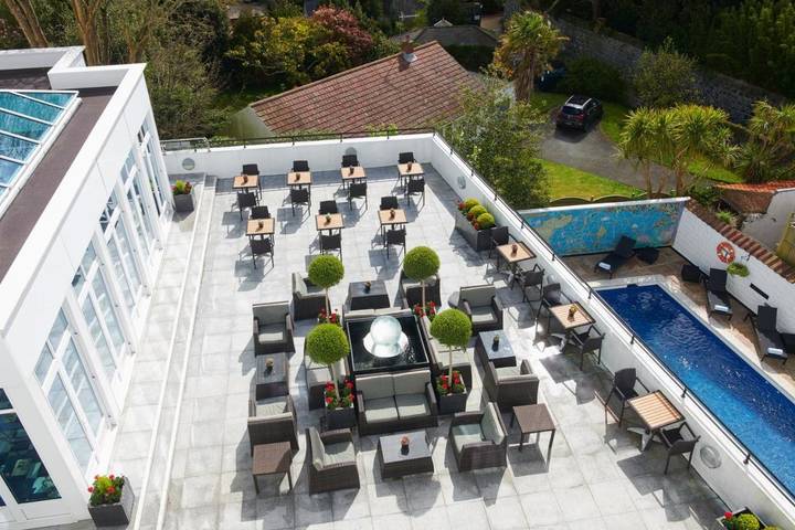 Hotel für 5 Personen, mit Terrasse und Pool auf Guernsey