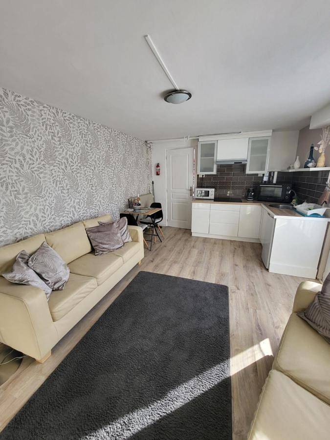 Gîte pour 2 personnes, avec jardin et piscine à Saint-Rabier - 2