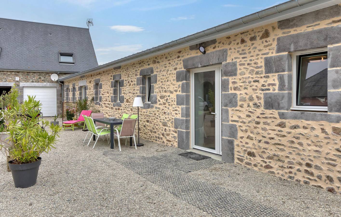 Appartement confortable au bord de la mer avec WiFi, TV, Parking in Gouville-sur-Mer, Région de Coutances