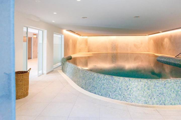 Hotel für 2 Personen, mit Sauna und Terrasse sowie Pool und Whirlpool in Bergpark Wilhelmshöhe - 3