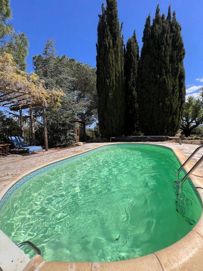 Location de vacances pour 6 personnes, avec terrasse et vue ainsi que piscine et jardin à Neffiès - 2