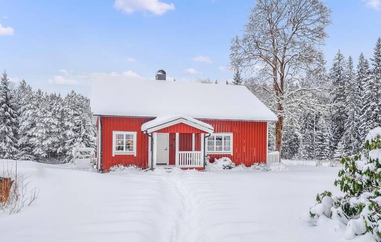 Hus för 4 Personer med trädgård in Dalsland