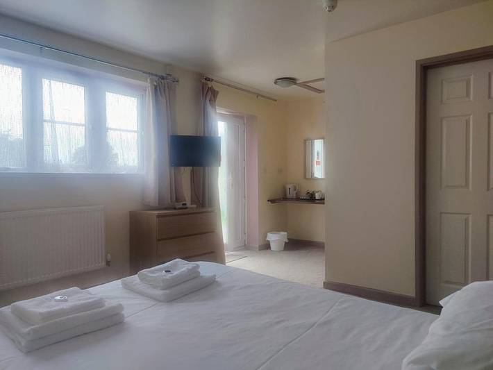 Hôtel pour 4 personnes, avec Jardin à Barry - 3