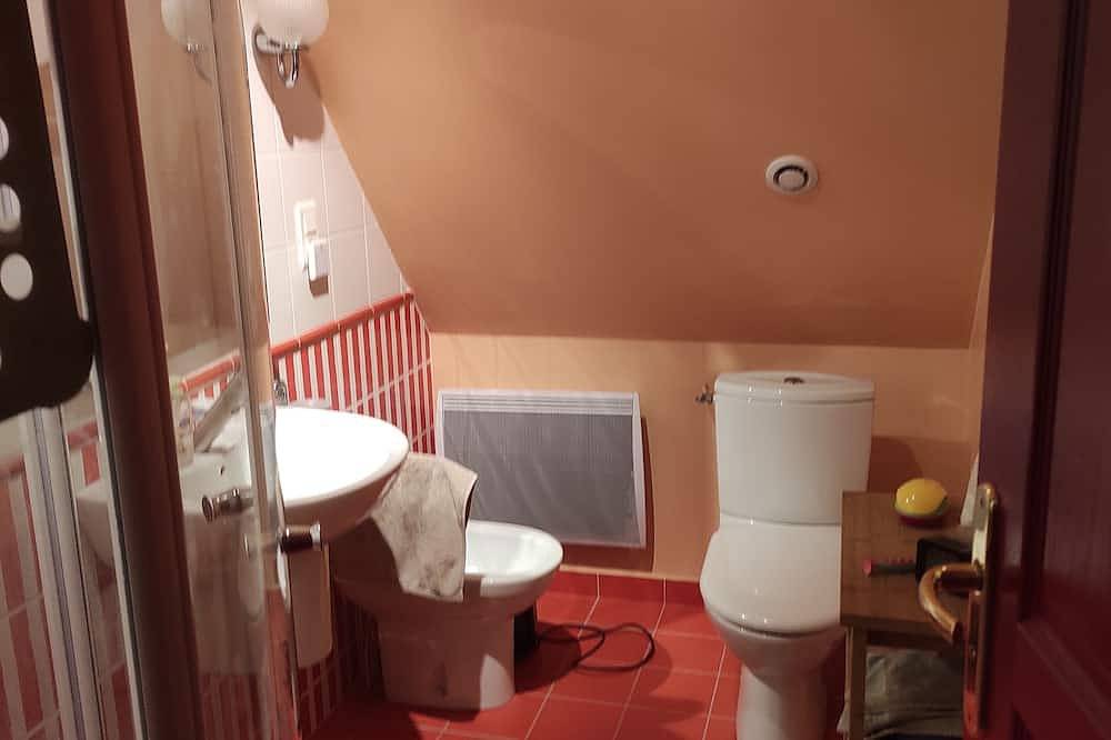 Quiet cottage with indoor pool in the Guérandaise countryside in Guérande, Côte d'Amour