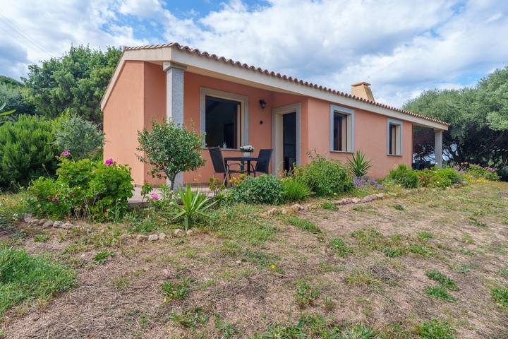 Appartamento intero, Appartamento 'Stella Marina Piscina E Vista Mare' con vista mare, Wi-Fi e aria condizionata in Aglientu, Gallura