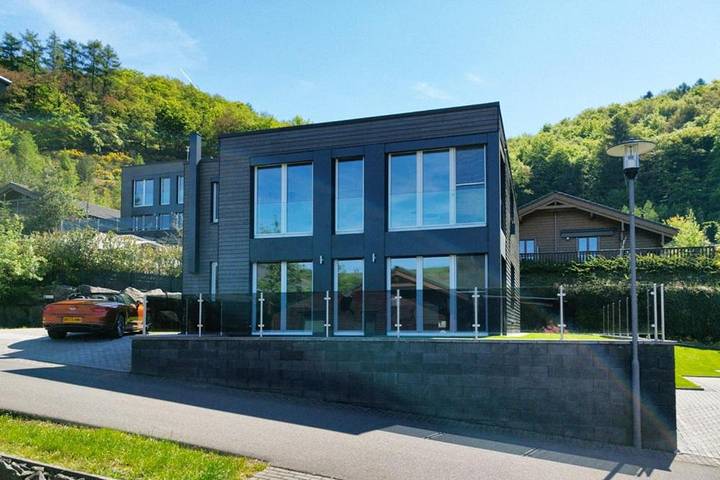 Ferienwohnung für 4 Personen, mit Seeblick und Ausblick in Rieden (Eifel)