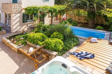 Villa for 6 People in Vrboska, Hvar, Photo 4