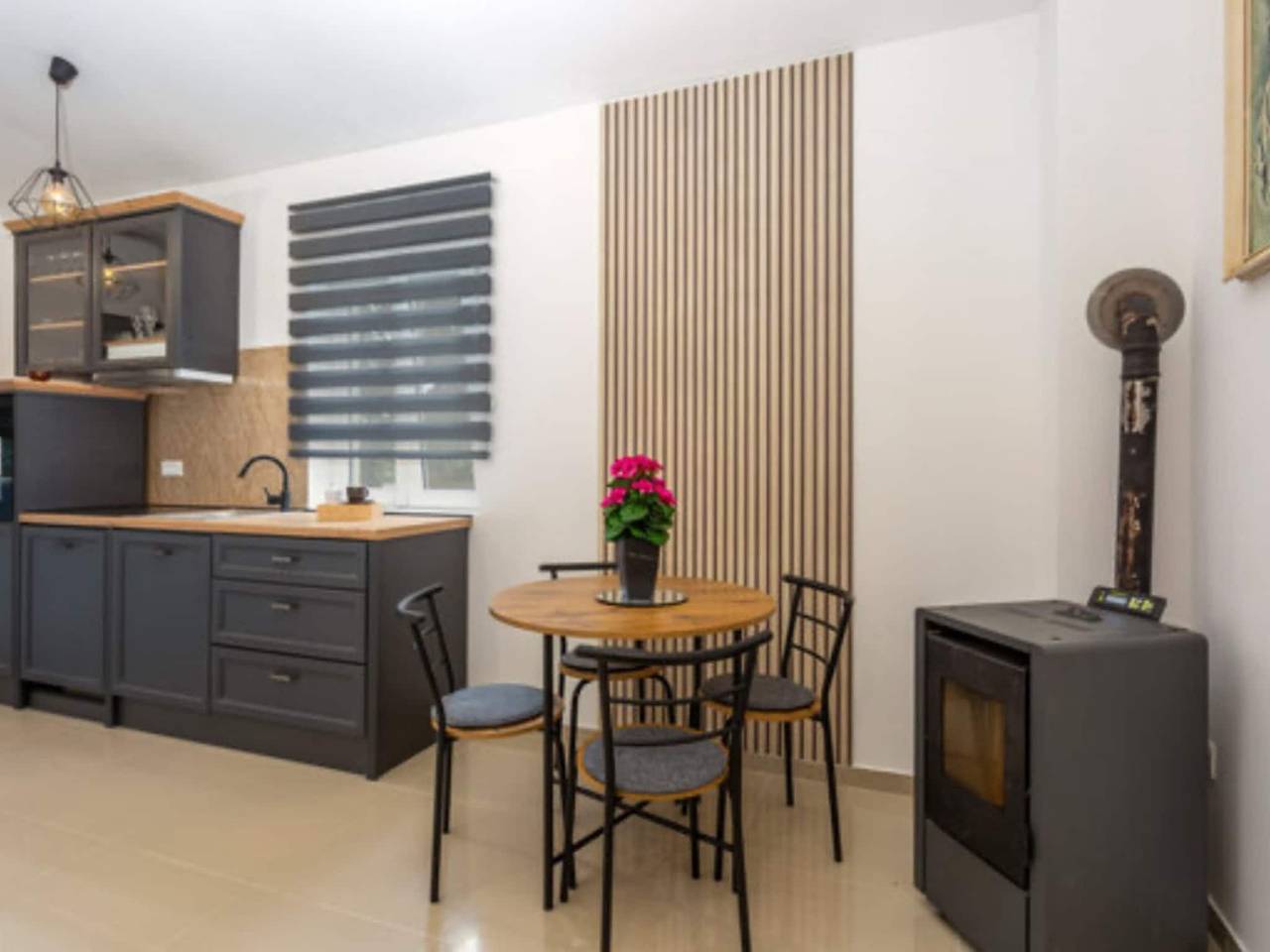 Ganze Wohnung, Two Bedroom Apartment with Terrace in Kastav, Primorje-Gorski Kotar