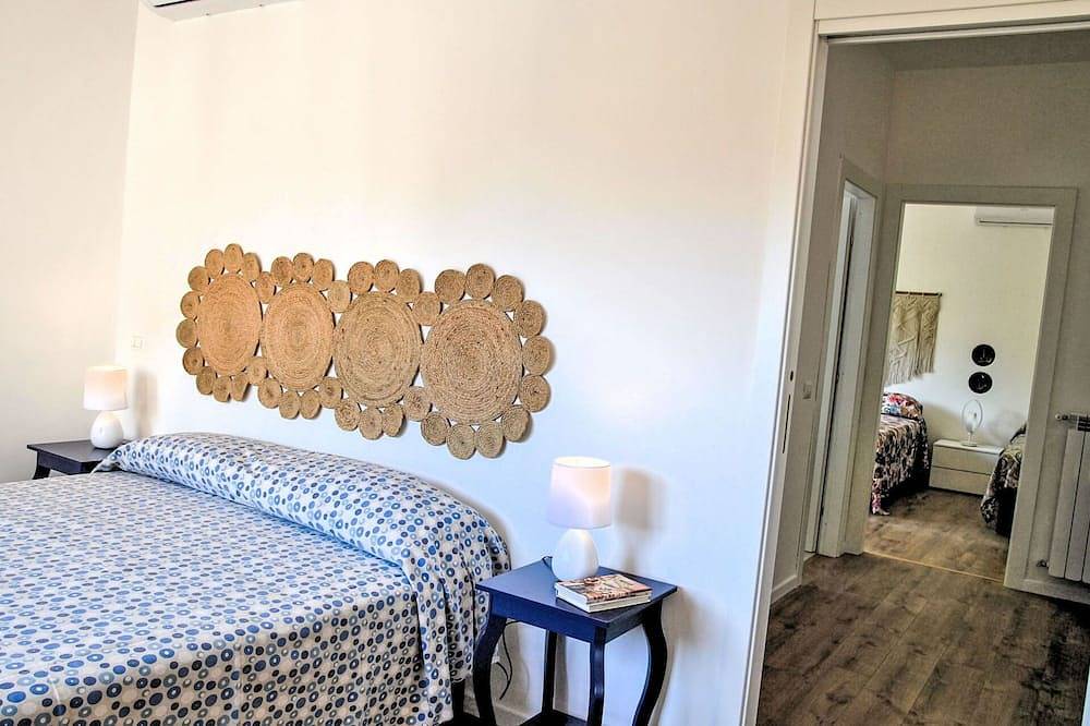 Entire apartment, Lovely apartment for 8 guests with A/C, Wifi, Tv, balcony and pets allowed in Formia, Latina Province