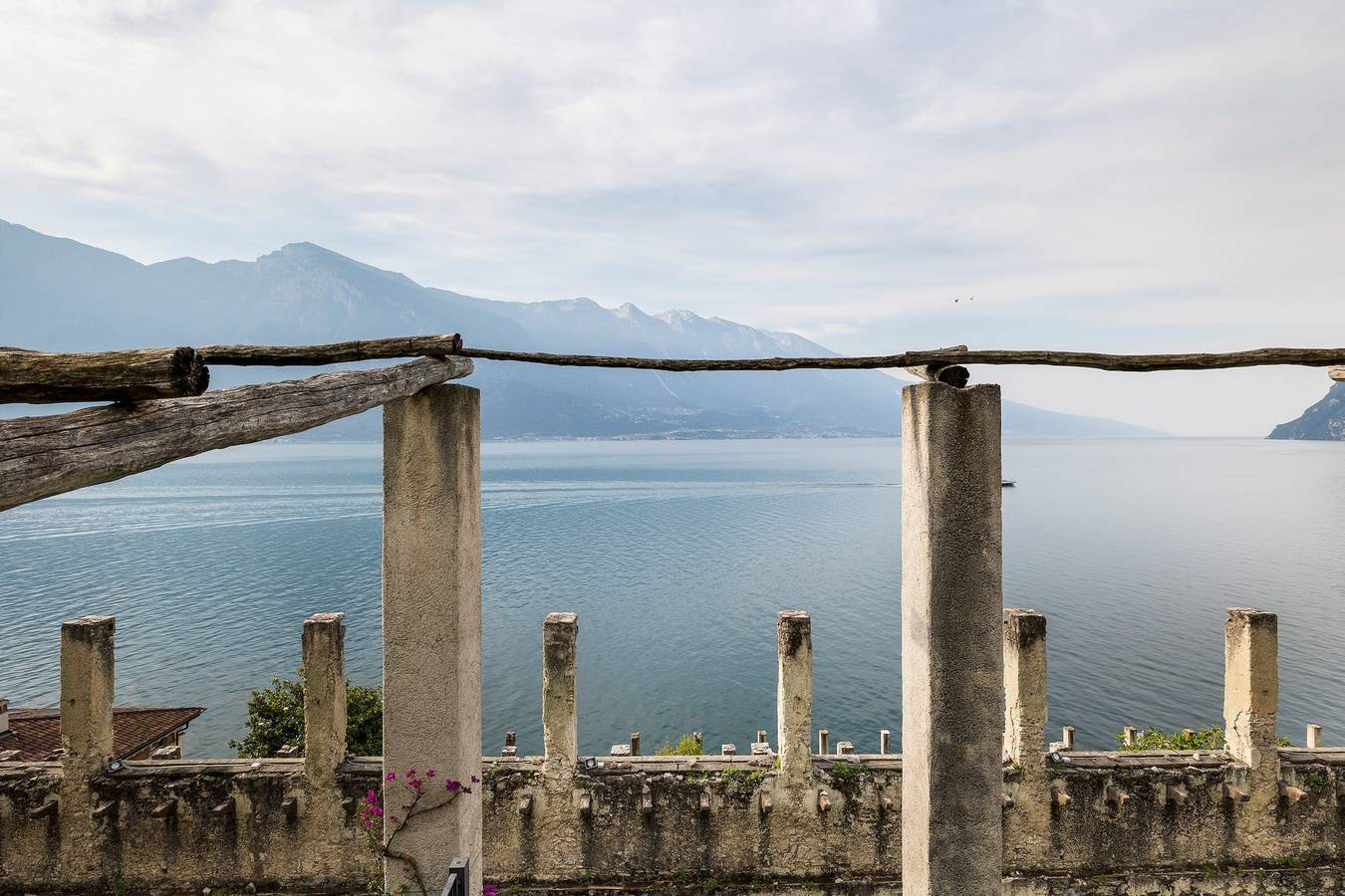 Ganze Wohnung, Ferienwohnung 'Alba' mit Seeblick, Wlan und Klimaanlage in Limone sul Garda, Gardasee-Berge