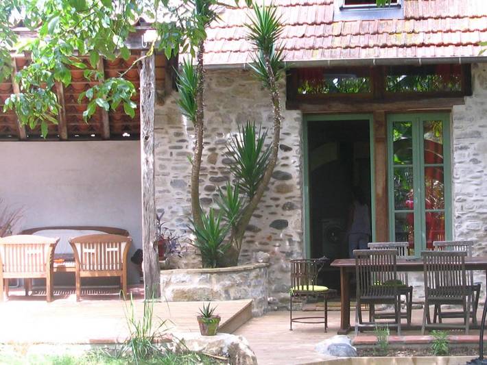 Gîte pour 6 personnes, avec jardin à Saint-Gladie-Arrive-Munein