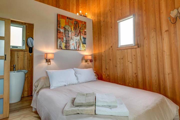 Location de vacances pour 2 personnes, avec vue et jardin à Saint-Vincent-de-Pertignas - 2