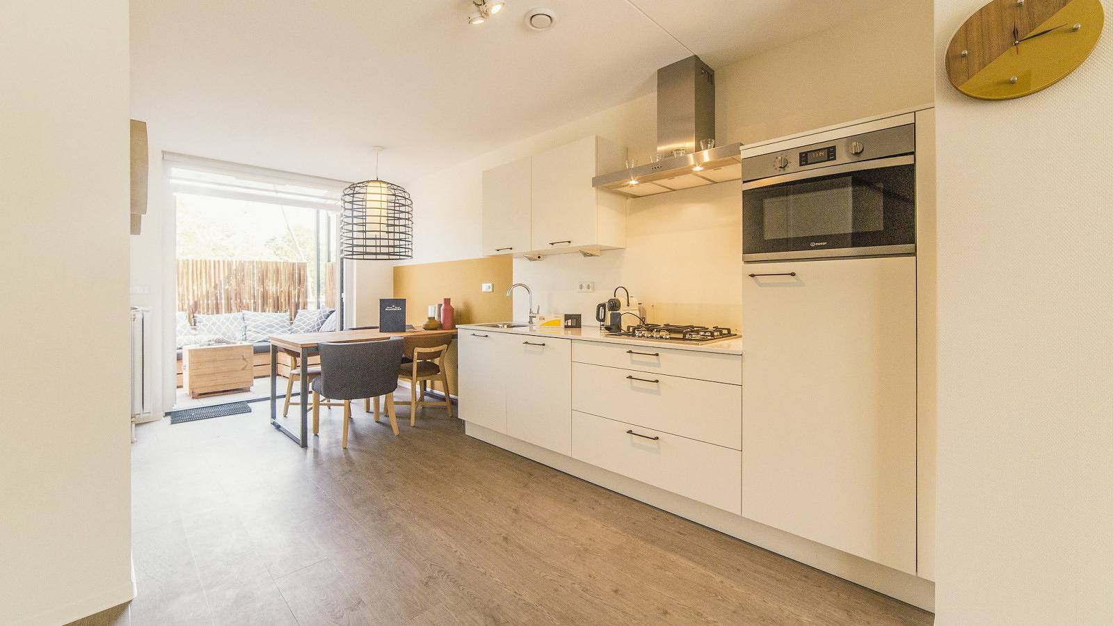 Appartement entier, Modern 4-person apartment with outdoor lounge and barbecue at a holiday park in Maastricht in Maastricht, Limburg (Pays-Bas)