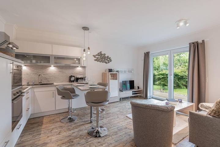 Ferienwohnung für 3 Personen, mit Terrasse und Garten in Börgerende-Rethwisch