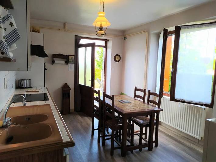 Gîte pour 4 personnes, avec jardin et piscine, animaux acceptés à Saint-Alban-sur-Limagnole - 4