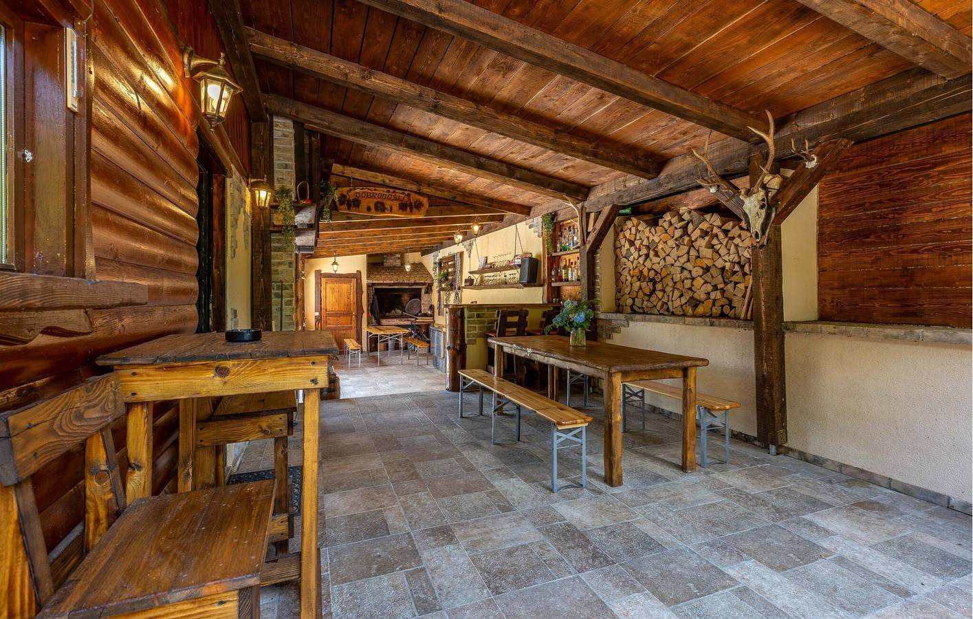 Geräumige Ferienwohnung mit 2 Schlafzimmern, Pool, Terrasse und WLAN in der Nähe des Flusses Kupa in Primorje-Gorski Kotar