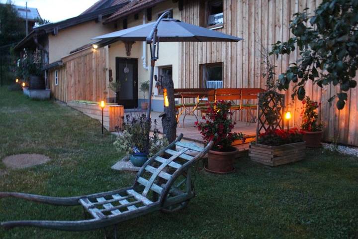 Ferienwohnung für 4 Personen, mit Terrasse und Garten sowie Ausblick in Spiegelau
