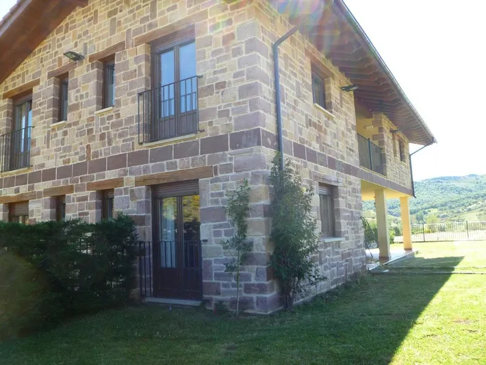 Casa rural para 10 personas, con jardín y vistas - 1