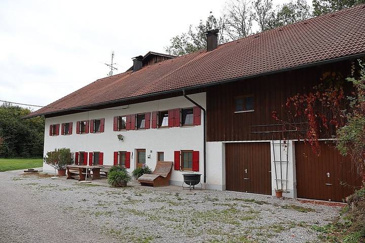 Ferienhaus für 9 Personen, mit Terrasse und Garten in Roßhaupten