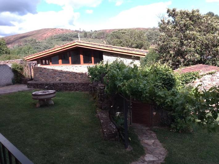 Casa de vacaciones para 23 personas, con vistas además de piscina y jardín en Sierra de Gata - 3