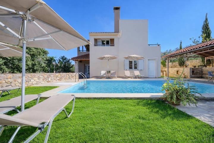 Ferienhaus für 9 Personen, mit Terrasse und Garten