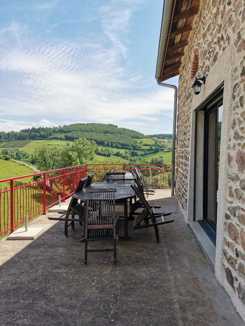 Gite La Grange in Sainte-Colombe-sur-Gand, Région de Roanne