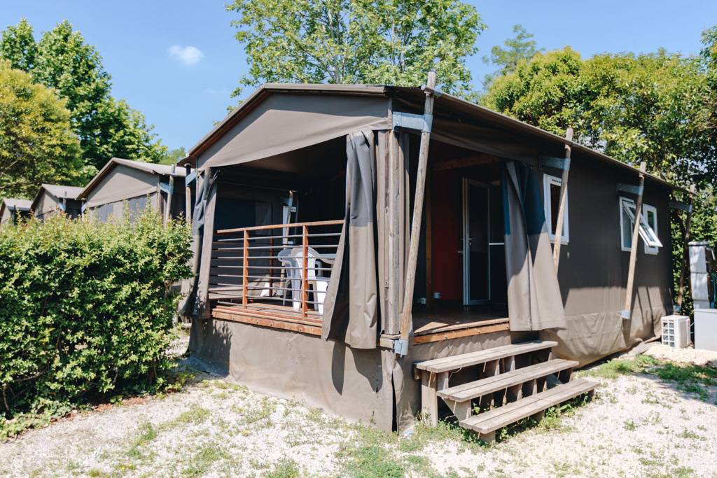 Camping Iris Park Mobilehome Lodge für 5 Personen in Moniga del Garda, Gardasee-Berge