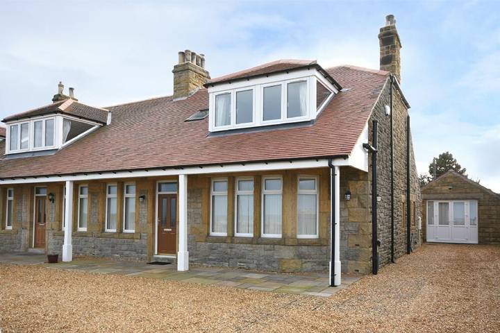 Cottage for 8 people, with garden in Seahouses